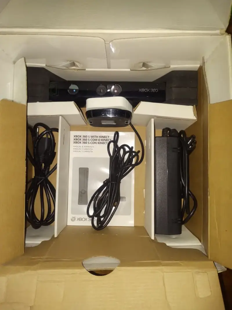 Consola Xbox 360 con Kinect nuevo con caja. - 2