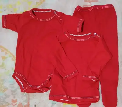 Conjunto de ropa para bebé rojo - miniatura 1