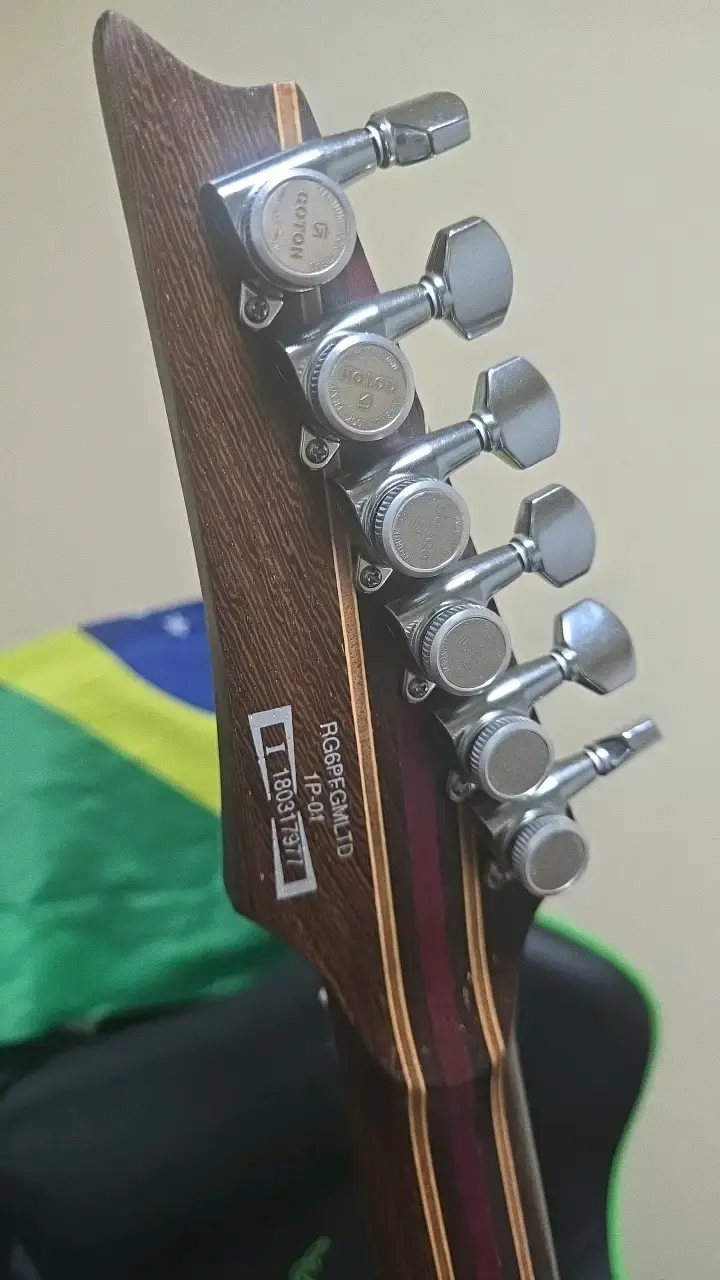 Guitarra eléctrica Ibanez RG6PFGMLTD azul degradado