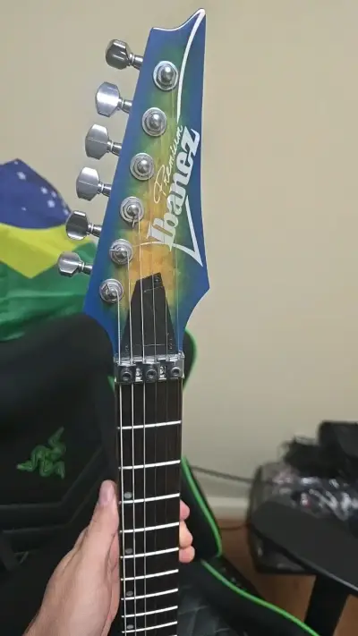 Guitarra eléctrica Ibanez RG6PFGMLTD azul degradado - miniatura 5