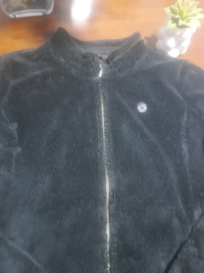 Chaqueta Doite de polar negra con cierre