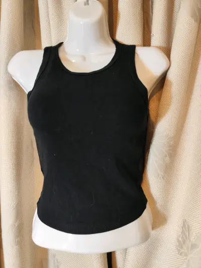 Conjunto de 4 tops negros para mujer - miniatura 2