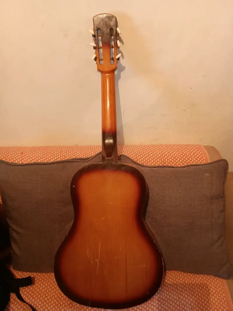 Guitarra clásica Juárez en buen estado - 2