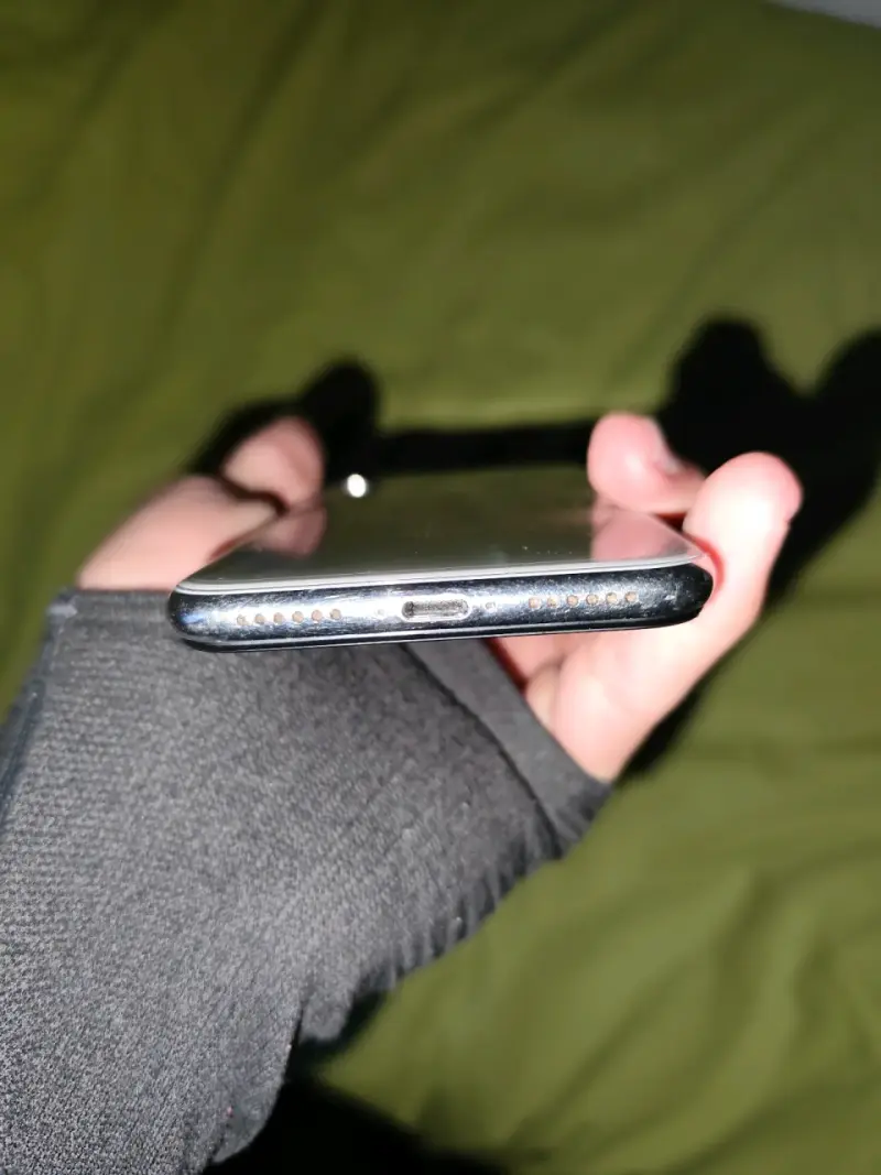 iPhone X - 4