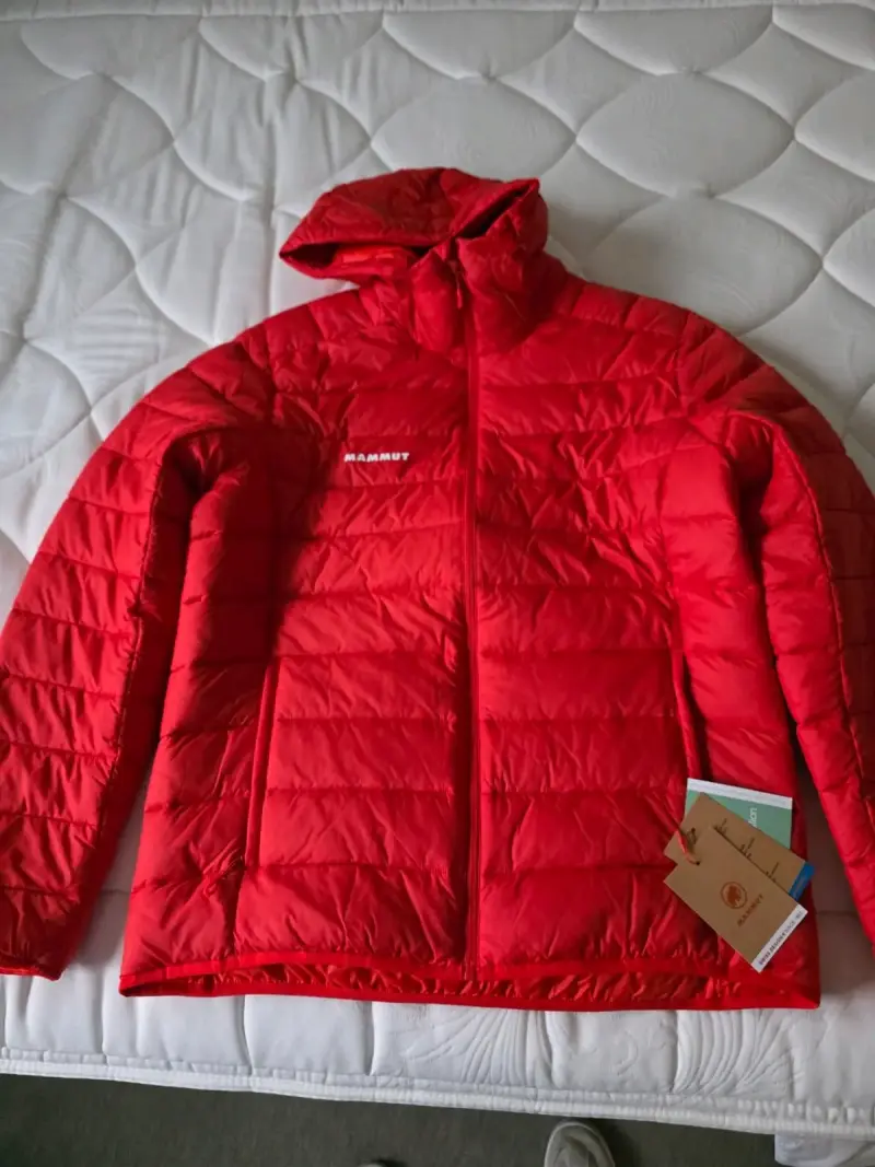 Chaqueta de plumas roja Mammut con capucha - 4