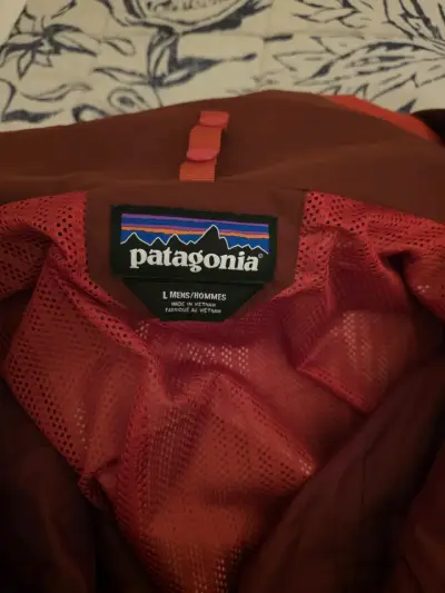 Chaqueta impermeable Patagonia roja para hombre - miniatura 1
