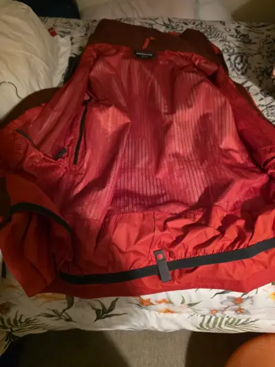Chaqueta impermeable Patagonia roja para hombre - miniatura 5