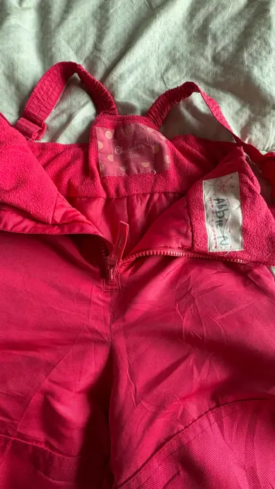 Pantalón de nieve infantil rosa con tirantes - miniatura 3