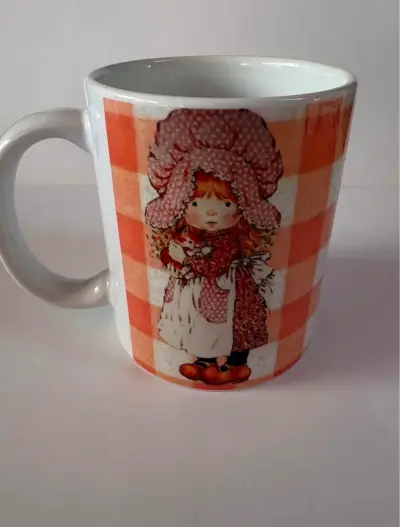 Taza de cerámica con diseño Sarah Kay - miniatura 1