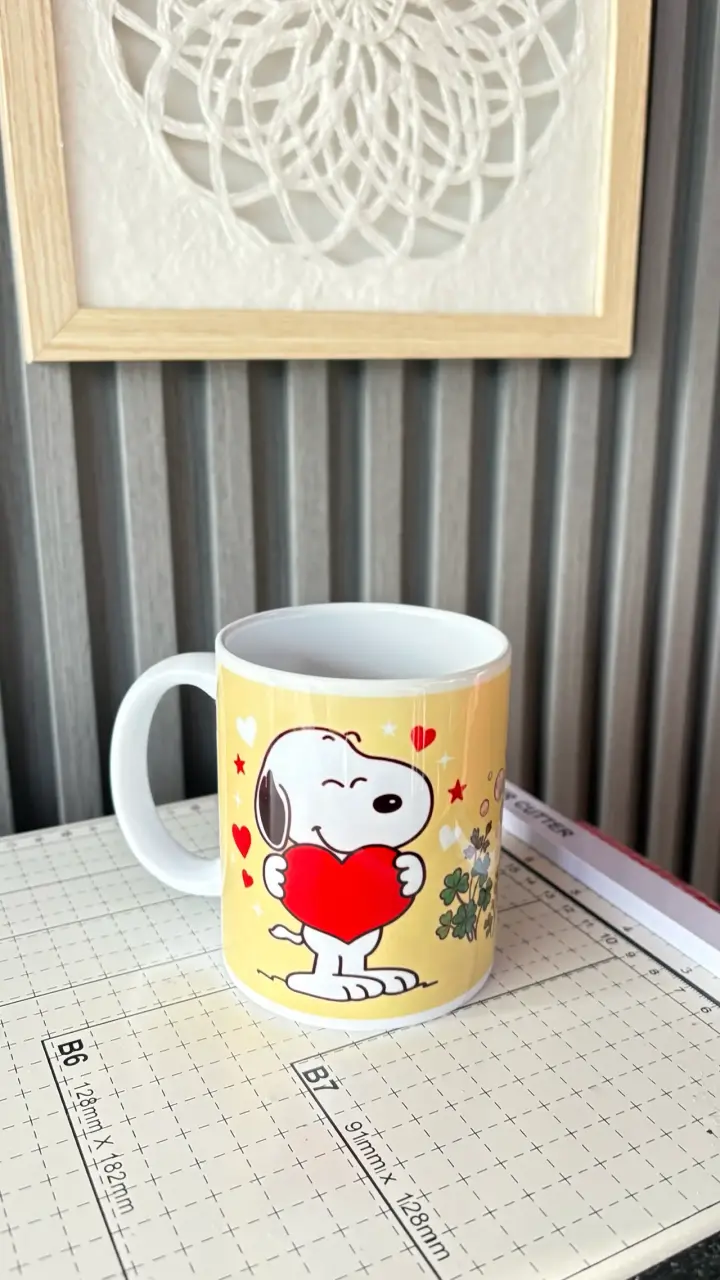 Tazón de cerámica Snoopy con diseño de corazones - 1