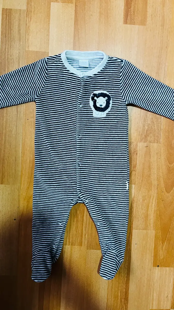 Pijamas de bebé con diseños de personajes - 4
