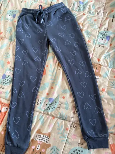 Conjunto de buzo infantil azul con corazones - miniatura 4