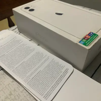 iPhone 11 128 GB Blanco 80% Batería - miniatura 3