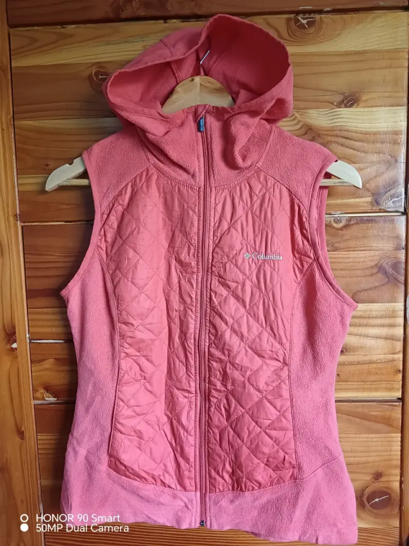 Polar con tela de chaqueta sin manga Columbia