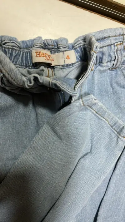 Jeans de mezclilla para niños talla 4 - miniatura 1