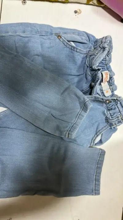 Jeans de mezclilla para niños talla 4 - miniatura 2
