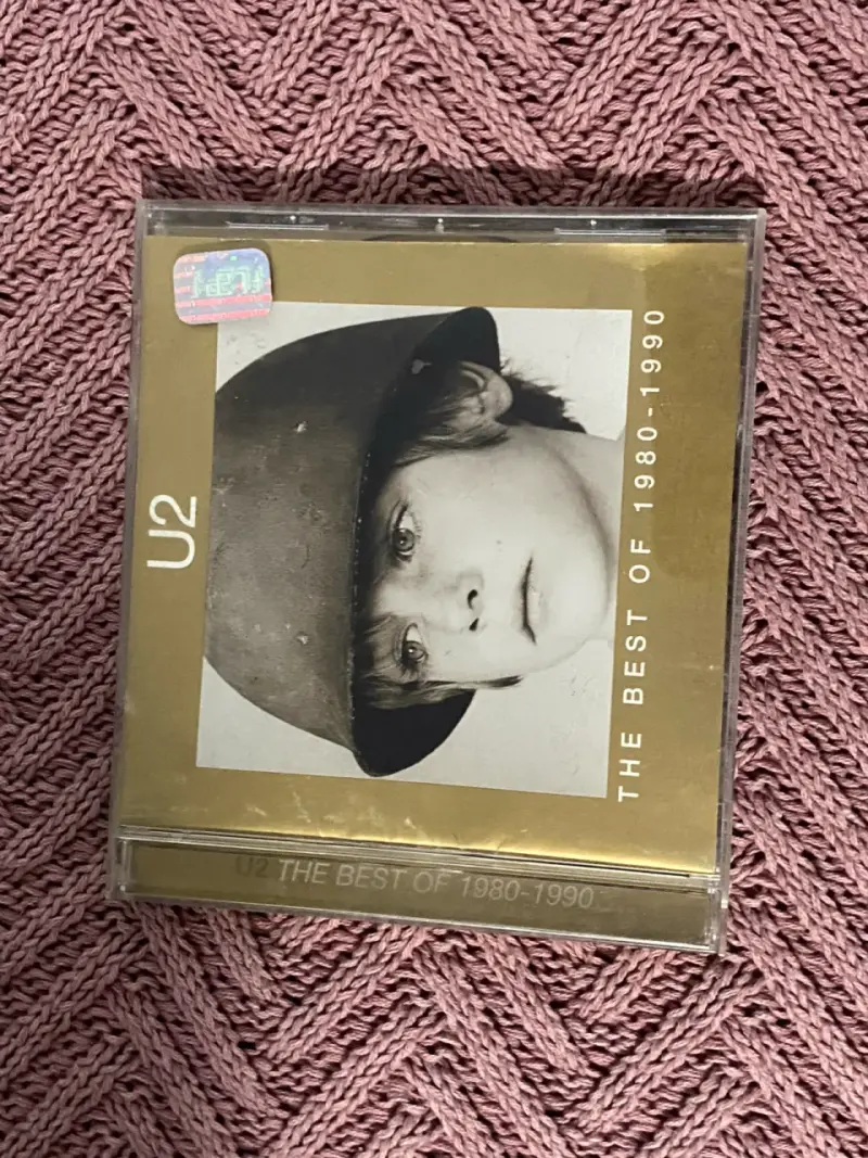 CD U2 The Best Of 1980-1990 en buen estado - 1