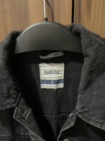 Chaqueta de mezclilla negra desgastada Sybilla - miniatura 2