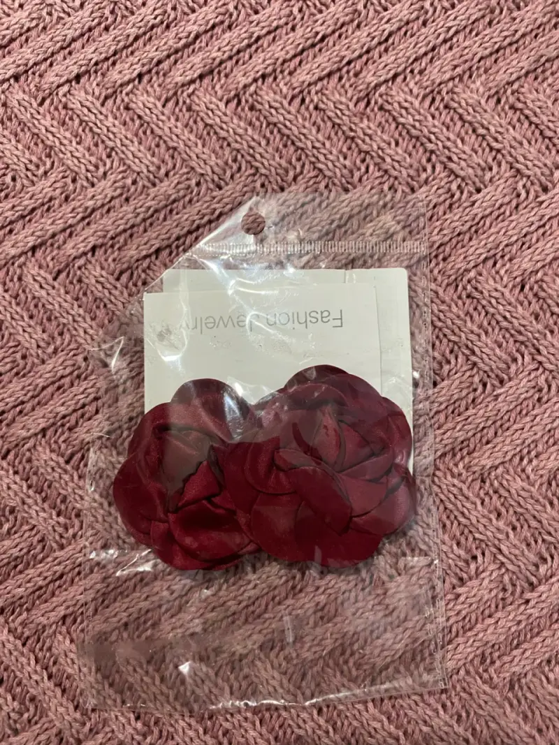 Aros de flores rojas de tela - 1