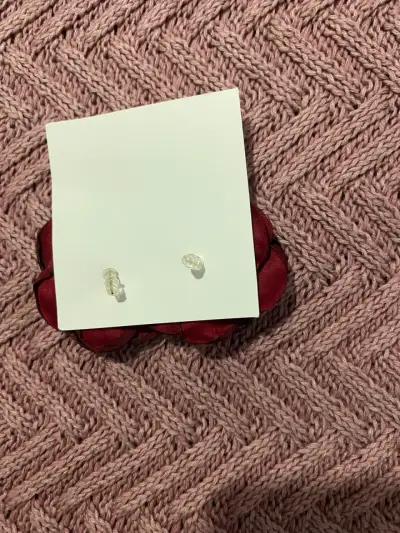 Aros de flores rojas de tela - miniatura 3