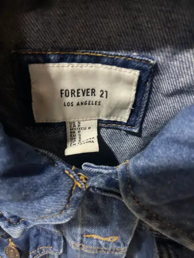 Chaqueta de mezclilla azul Forever 21 para mujer - miniatura 2