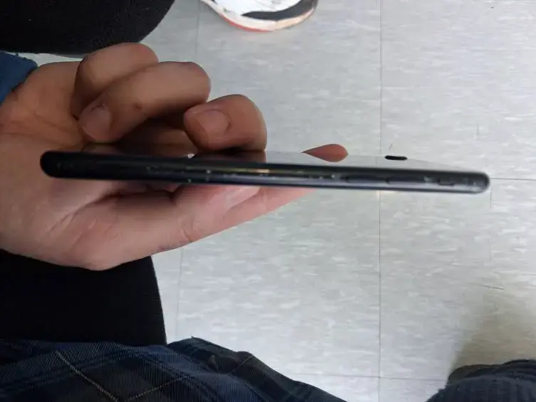iPhone SE 2 - 4