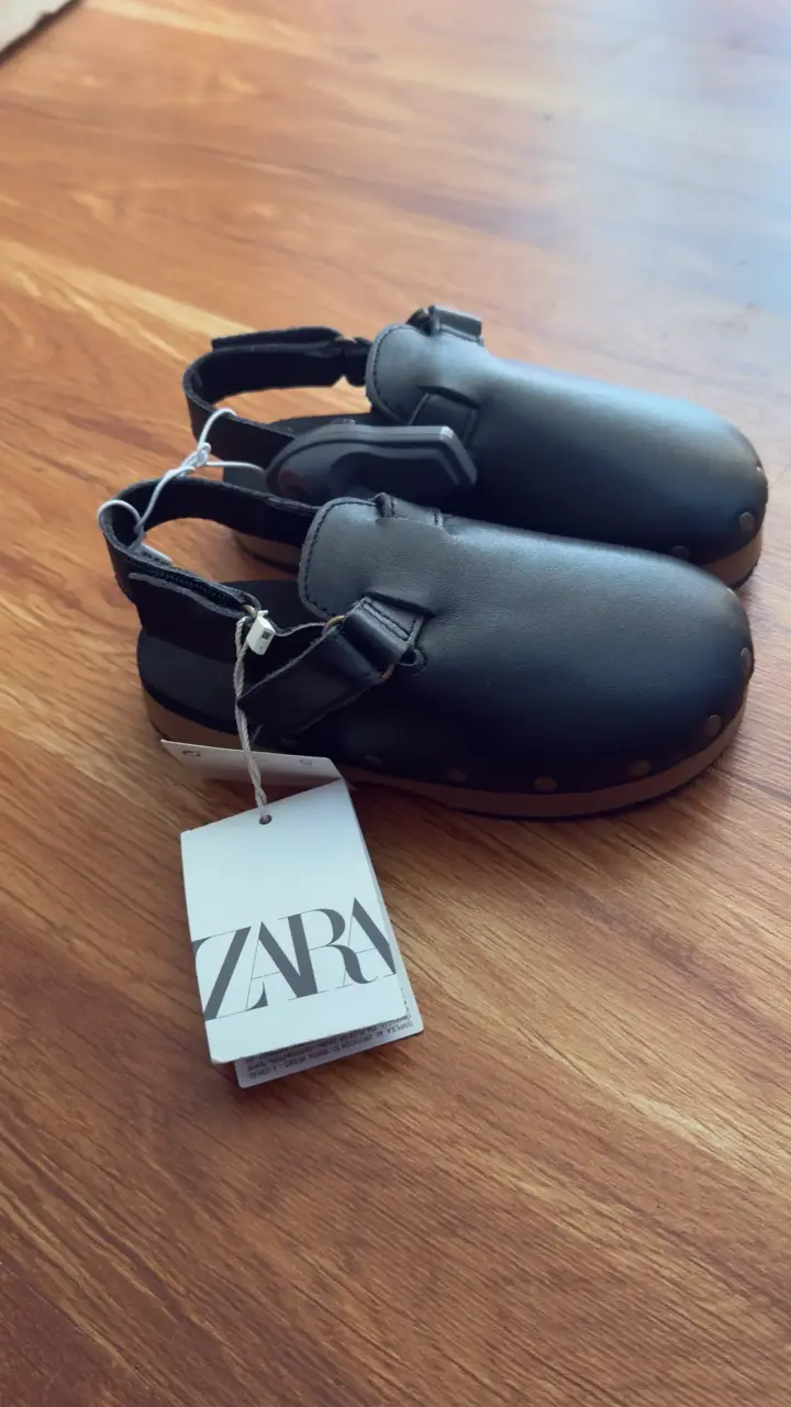 Suecos de cuero negro para niñas Zara - 3