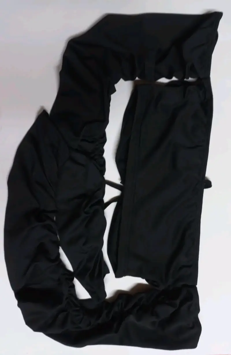 Top negro de manga larga estilo off-shoulder - 2