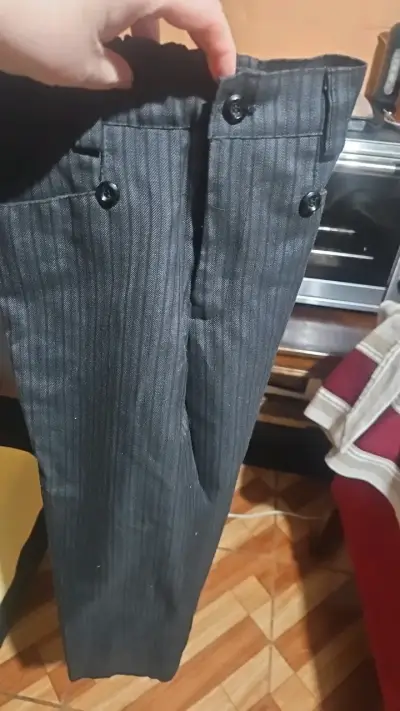 Pantalón de vestir gris a rayas para hombre - miniatura 4