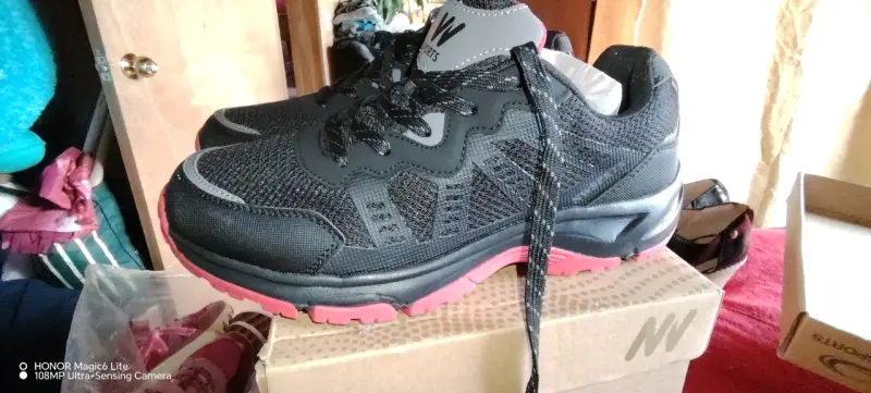 Zapatillas deportivas negras con suela roja talla 41 - 3