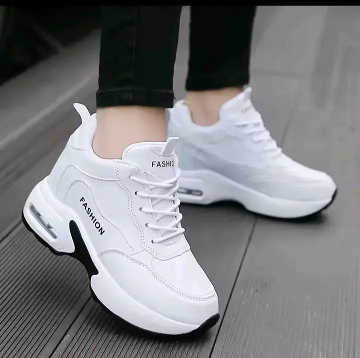 Zapatillas deportivas blancas con plataforma - 2