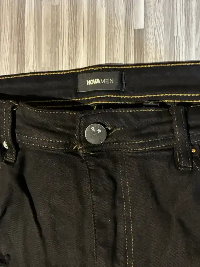 Jeans negros  hombre fashion Nova Men - miniatura 3