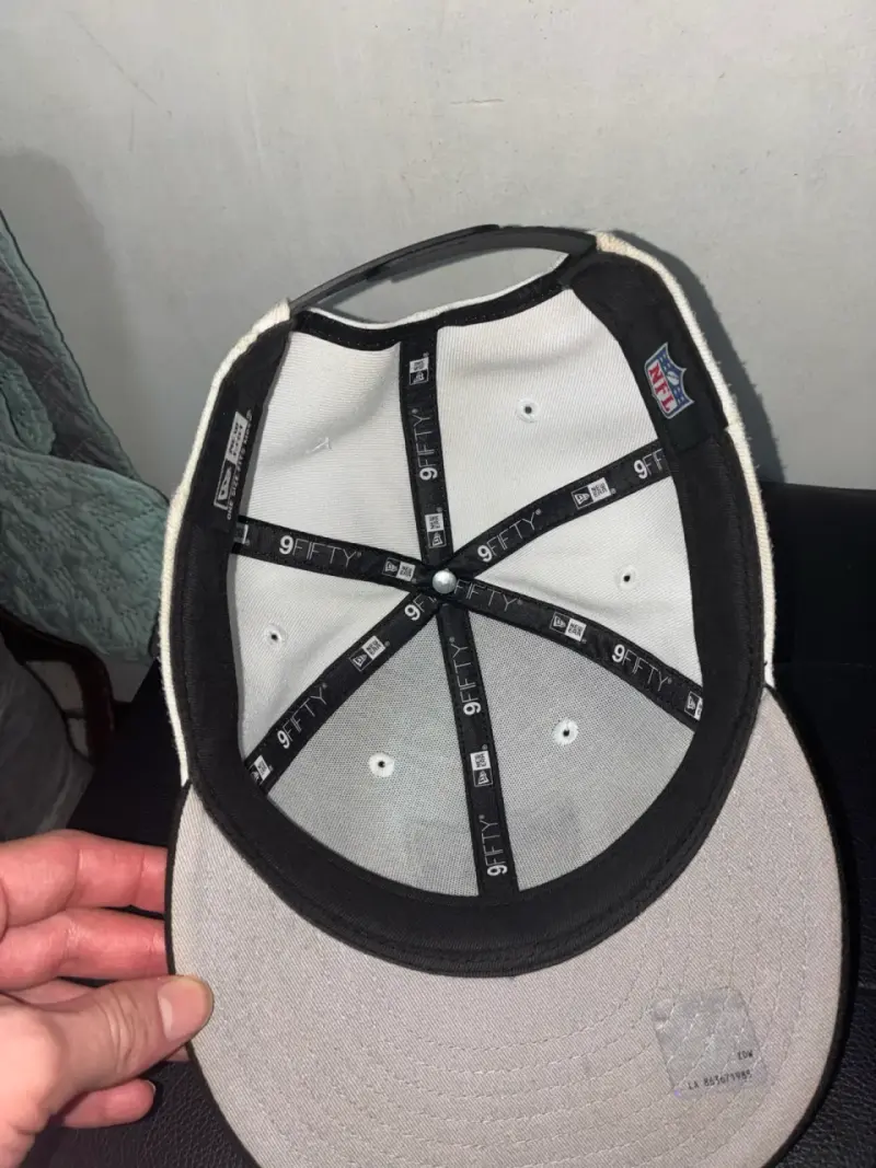 Gorra New Era Raiders blanca y negra - 3