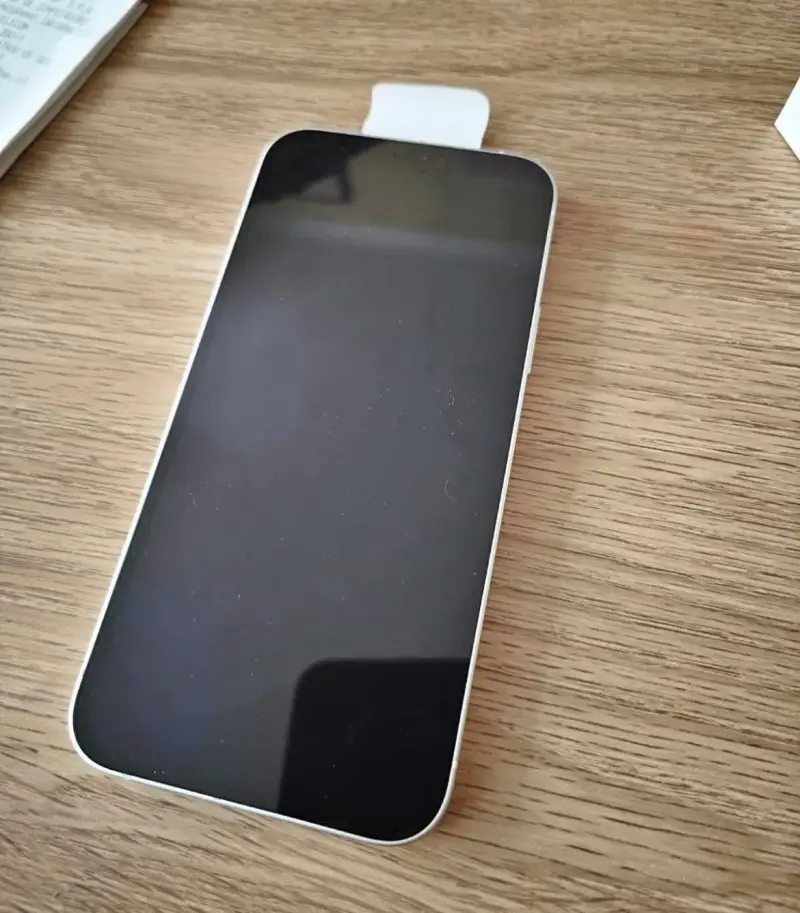 iPhone 12 Blanco en Buen Estado - 2