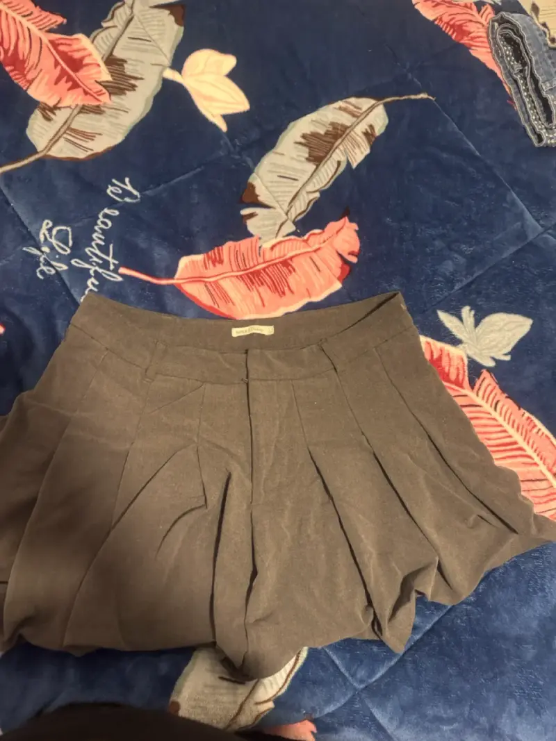 Falda corta plisada gris Index