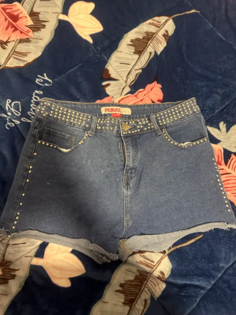 Shorts de mezclilla con tachas Fiorucci