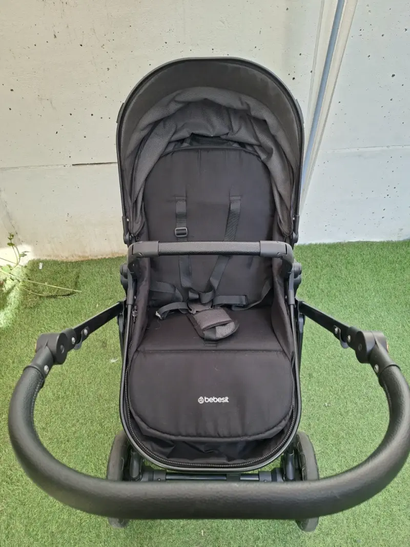 Coche de bebé Bebesit negro plegable - 5