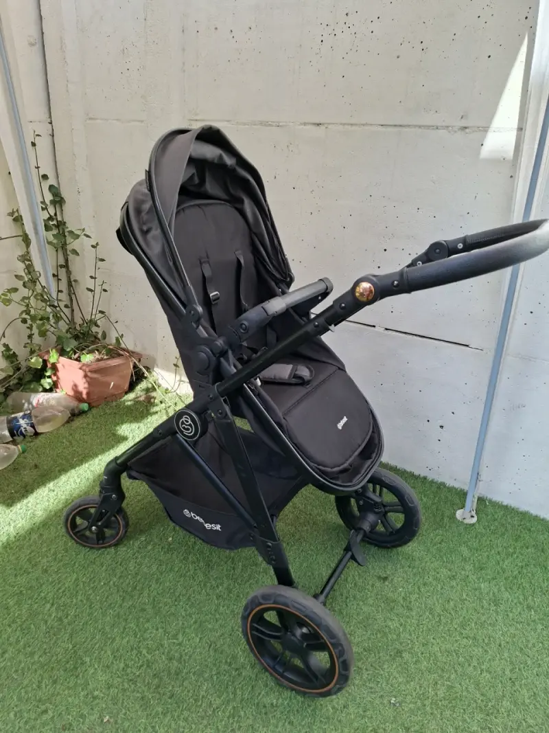 Coche de bebé Bebesit negro plegable - 6
