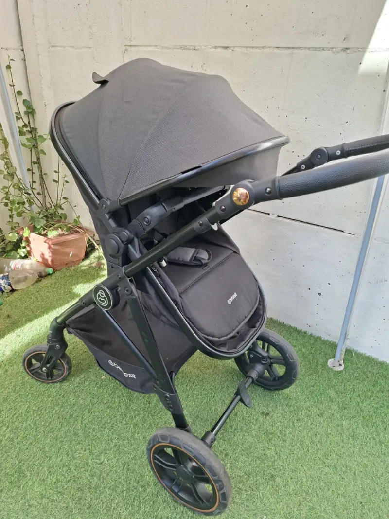Coche de bebé Bebesit negro plegable - 9