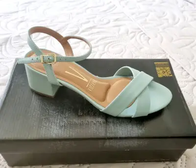 Zapatos mujer nuevos talla 35 y 36 - miniatura 2