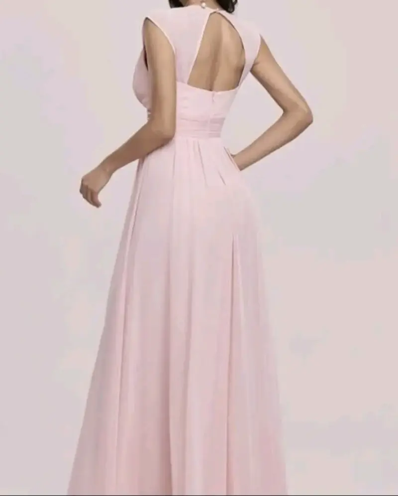 Vestido largo rosa con detalles elegantes - 2