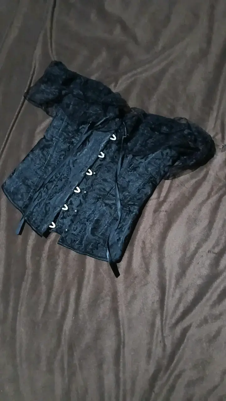 Corset negro con diseño floral
