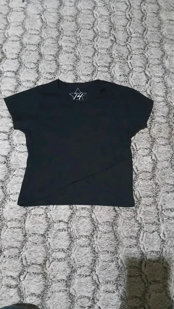 Polera negra