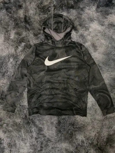 Polerón Nike Dri-Fit con capucha negro - miniatura 1