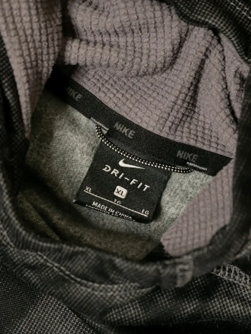 Polerón Nike Dri-Fit con capucha negro - 3