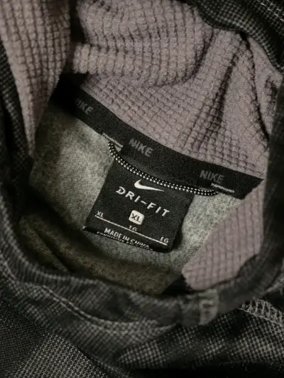 Polerón Nike Dri-Fit con capucha negro - miniatura 3