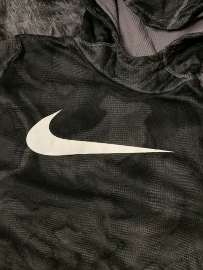 Polerón Nike Dri-Fit con capucha negro - miniatura 4