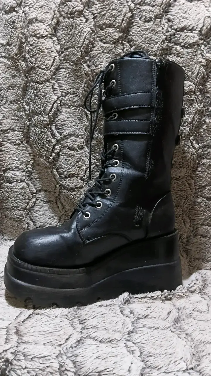 Botas negras de plataforma con hebillas - 3