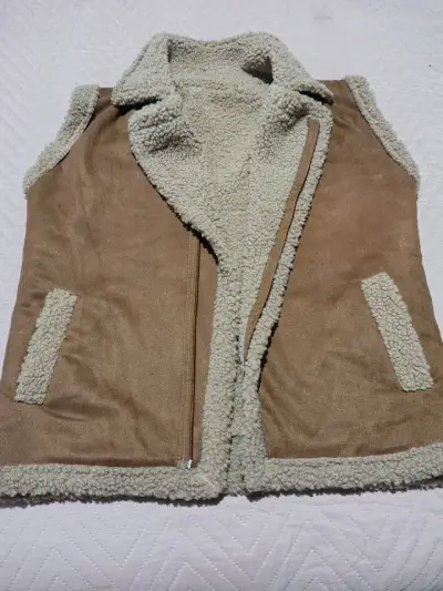 Chaqueta gamuza cómo nueva - miniatura 2