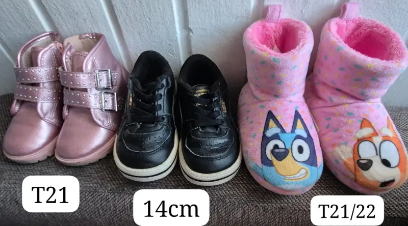 Set de zapatos infantiles variados talla 21-22